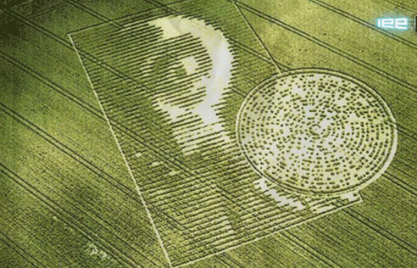 Пиктограмма Пришелец с диском появилась ровно через год в том же графстве Гемпшир, где в августе 2001 года